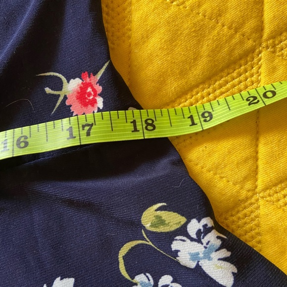 Chap’s XL  dress.  3/4 sleeve. Floral dress with gathering at front.  FLATTERING - Picture 14 of 16